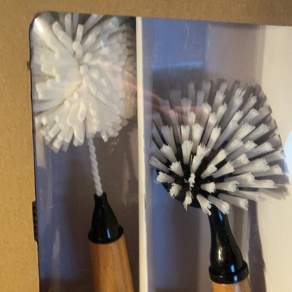 COPY - Rae Dunn Set of 7 Cleaning Brushes- Wood Handles - Picture 6 of 6
